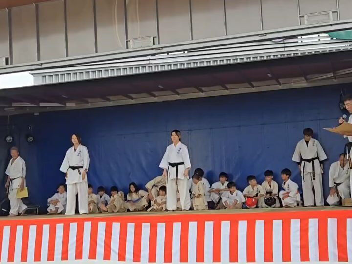 ･