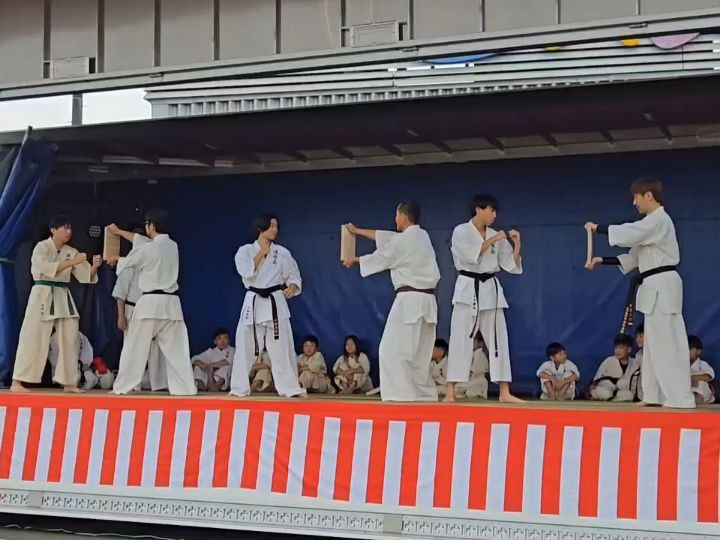 ･