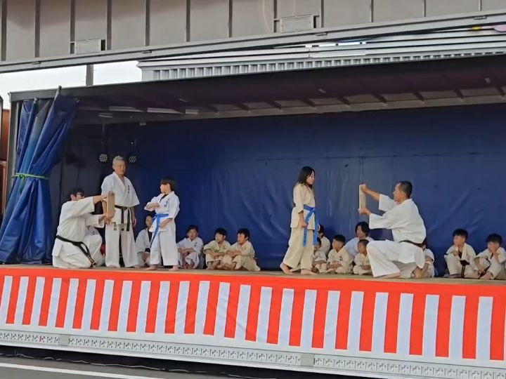 ･