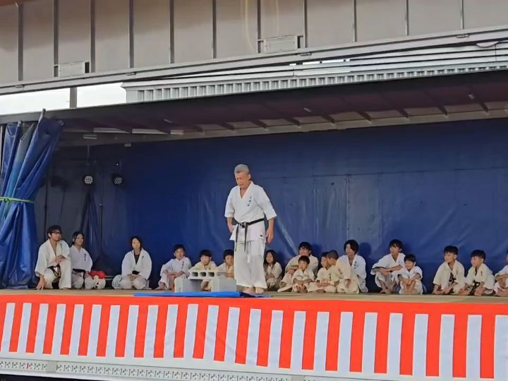 ･