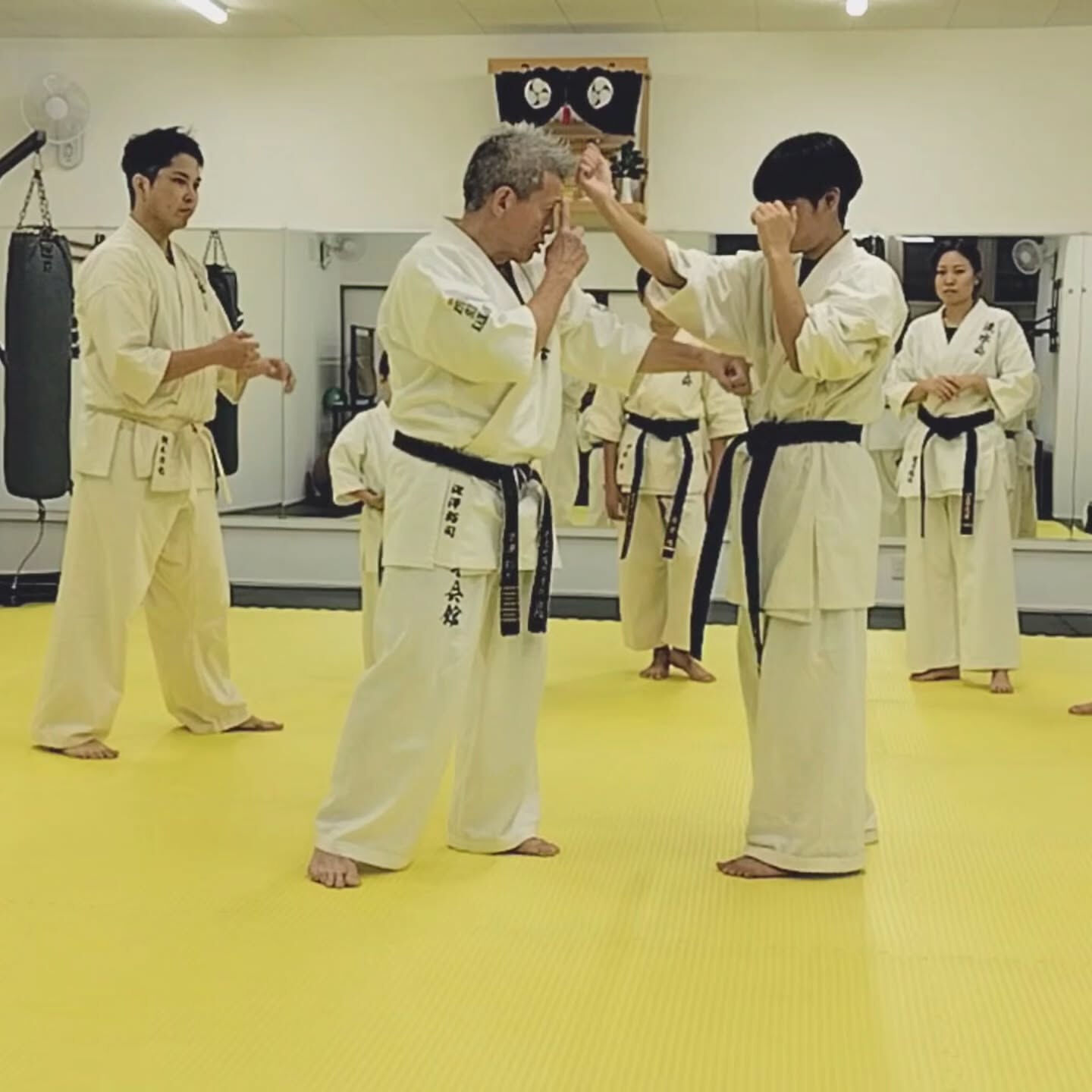 ･
