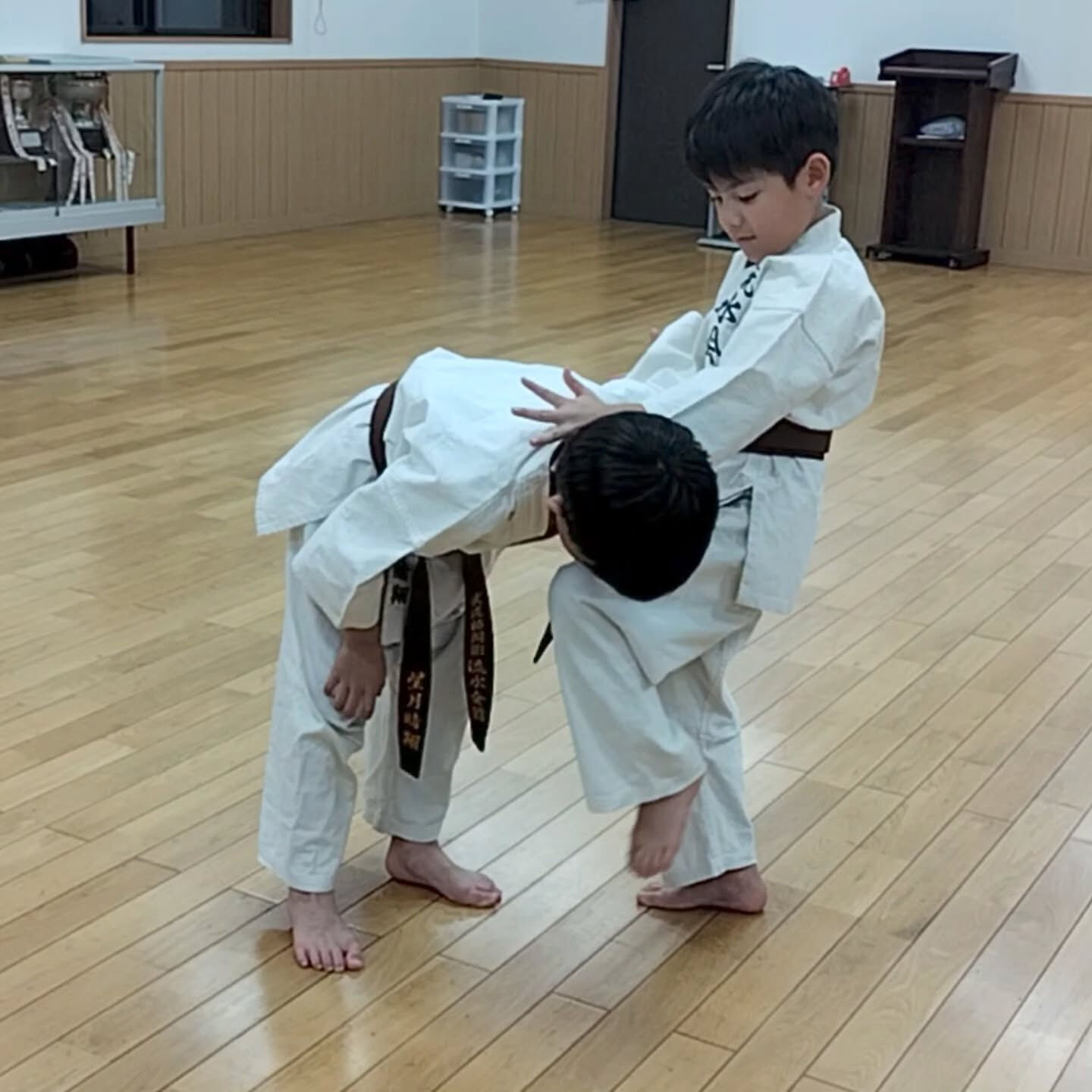 ･